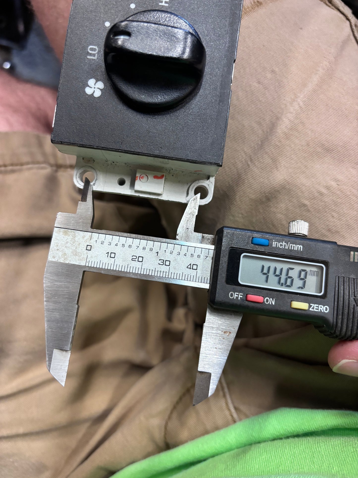 Ford Crown Victoria Climate Control trim